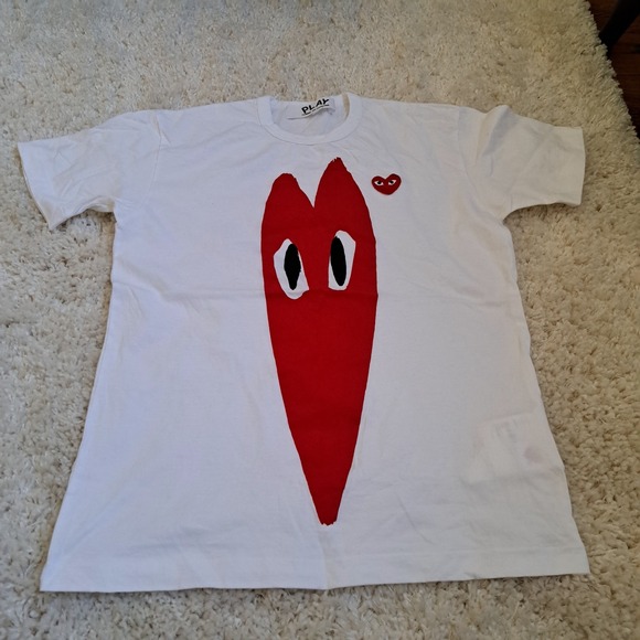 CDG Comme Des Garçons Play Stretched Heart Short Sleeve Shirt Size Lage - Picture 1 of 6